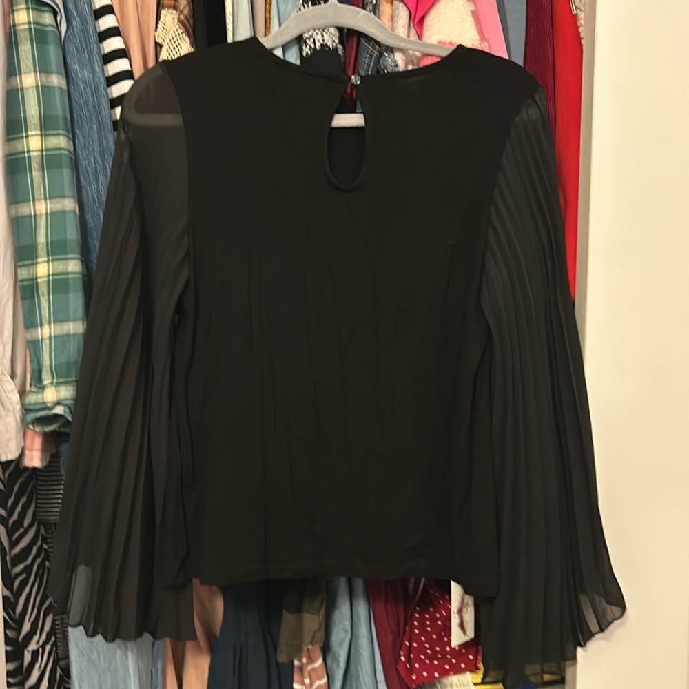 W5 Women’s Black Pleated Sleeve Blouse - Picture 5 of 7